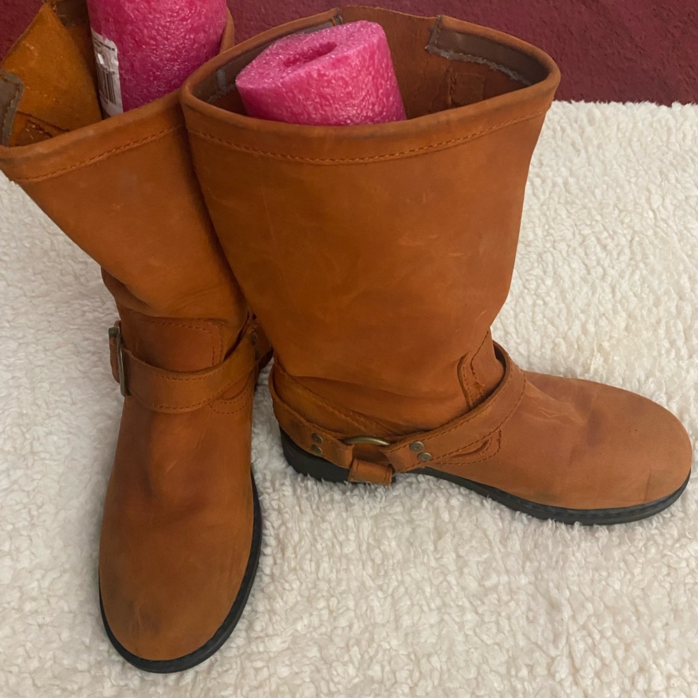 Harley Davidson Women’s Boots Harness Round Toe  Orange. Size 7.5